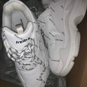 Triple s balencis size 7